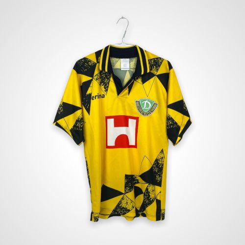 پیراهن اول Dynamo Dresden ۹۵-۹۶ (Carry-over)